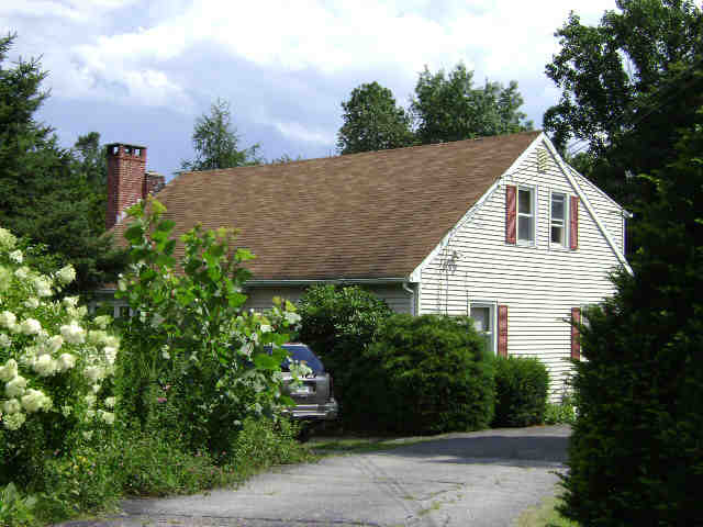 Building photograph for 40 SANFORD LN